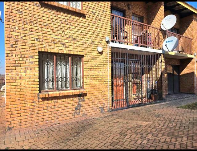 2 BEDROOM APARTMENT FOR SALE IN DAWN PARK